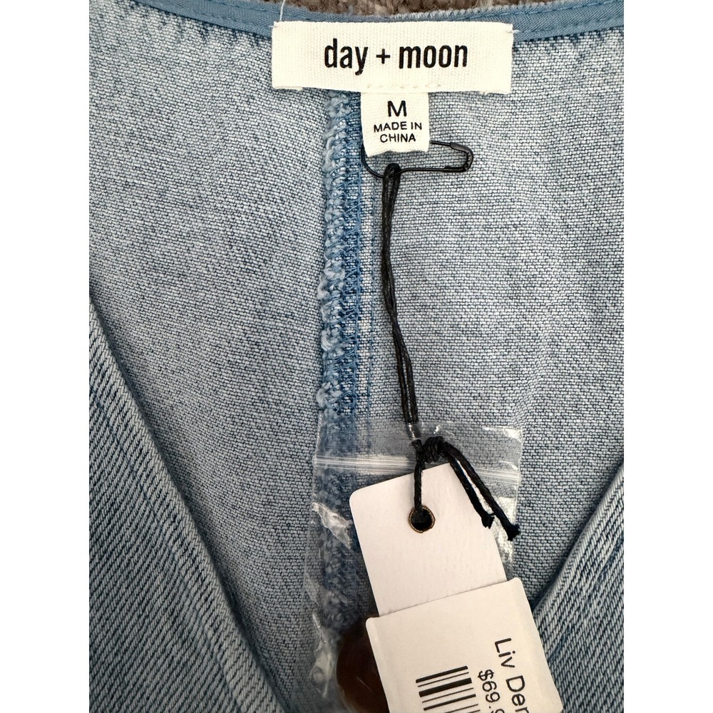 Day + Moon Liv Denim Romper Light Wash Button Front Sleeveless Medium NEW - Picture 6 of 7